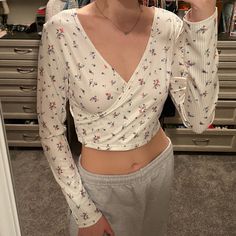 Nwot Long Sleeve Ribbed Flowered White Crop Top From Shein. Brand New And Never Worn, I Love It But It’s Too Big On Me! Super Soft And Comfortable. Fitted Ditsy Floral Print Tops For Spring, Cute Fitted Floral Print Tops, Fitted Tops With Ditsy Floral Print For Fall, Fitted Top With Ditsy Floral Print For Fall, Fitted Ditsy Floral Print Top For Fall, Ruffle Crop Top, Tie Crop Top, Small Crop Tops, Blue Crop Tops