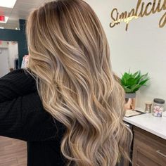 Balayage Hair Ideas, Warm Blonde Hair, Blonde Hair Transformations, Blond Balayage, Brunette Hair With Highlights, Light Blonde Hair