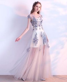 Long Gown Elegant, Asian Prom Dress, Gaun Abad Pertengahan, Lace Long Prom Dress, Costum Elegant, Dress Pesta, High Low Prom Dresses, Prom Dress Evening, Gowns Dresses Elegant