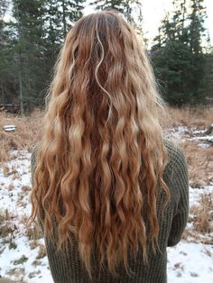 Braids For Beach, Braids For Wavy Hair, Braided Wavy Hair, Beach Waves Overnight, Mermaid Hair Waves, Braid Waves, Long Wavy Blonde Hair, Latest Braid Styles, Braid Hairstyles Ideas