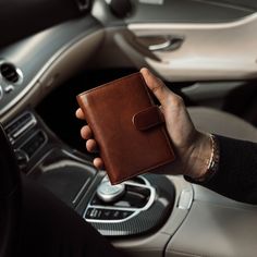 A prime leather men's wallet that goes the extra mile in providing excellent practicality and timeless elegance that never goes out of style. The Washington trifold wallet is crafted from finest Italian full-grain "Cuoio Superiore" leather, offering a luxurious feel and durability. Available in elegant black, solid brown, and classic tan, it seamlessly integrates with your existing wardrobe. Designed for everyday use, the Washington is a testament to exceptional craftsmanship, embodying a multip Luxury Wallets For Men, Work Backpack Women, Leather Wallets For Men, Business Bags Men, Leather Gifts For Her, Wallets Men, Leather Business Bag, Full Grain Leather Wallet, Leather Work Bag