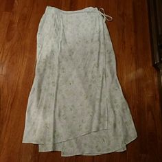 Women's Wrap Around Skirt Never Worn. Side Waist Button And Tie Casual Wrap Skirt For Spring Day Out, Casual Spring Wrap Skirt With Lining, Casual Lined Wrap Skirt For Spring, Casual Spring Wrap Skirt With Relaxed Fit, Double Closet, Wrap Around Skirt, Women Skirts Midi, Christmas List, Wrap Around