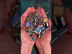 Diy Tiny Books, Fnaf Lore, Mini Book Tutorial, Miniature Bookshelf, Mini Books Diy, Mini Bookshelf, Room Box Miniatures, Tiny Books, Books Diy