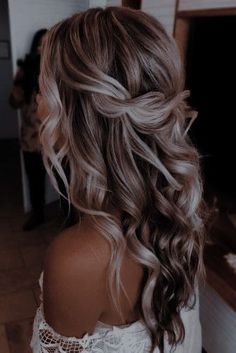 Wedding Hairstyles Mostly Down, Half Up Grad Hairstyles, Wedding Hair Half Pulled Back, Down Hairdos For Wedding, Rustic Half Up Half Down Wedding Hair, Hair Styles For Engagement Pictures, Grad Hair Medium Length, Wedding Hairstyles For Medium Hair Down, Dressy Hair Down Styles