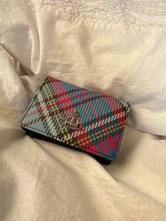 Aesthetic Wallet Vintage, Small Wallet Aesthetic, Viviennewestwood Aesthetic, Aesthetic Wallet, Vivienne Westwood Wallet, Wallet Inspiration, Wallet Aesthetic, Build A Closet, Cute Wallets