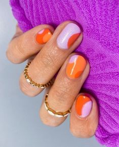 27-jun-2024 - Ontdek (en bewaar!) je eigen pins op Pinterest. Half N Half Nails, Orange Nails Inspiration, Orange Pink Nails, Wow Nails, Hello Nails, Simple Gel Nails, Minimal Nails