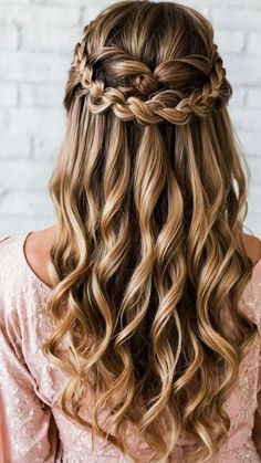 Easy Prom Hairstyles, Hair Stylea, Hairstyles 15, Brides Hairstyles, Prom Hairstyle Ideas, Aesthetic Royal, Long Hair Ideas, Different Braid Styles, Rambut Brunette