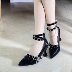 This price is for a pair of shoes only, others are not included.   	 		 			Size 			35 			36 			37 			38 			39 			40 		 		 			Foot Length 			22.5 			23 			23.5 			24 			24.5 			25 		 		 			Heel 			9 			9 			9 			9 			9 			9 Black Punk Heels With Pointed Toe, Black Punk Pointed Toe Heels, Black Pointed Toe Punk Heels, Punk Heels With Pointed Toe For Concert, Punk Style Pointed Toe Heels For Concerts, Black Gothic Heels With Closed Toe, Gothic Black Closed Toe Heels, Black Punk Heels With Metal Feet, Punk High Heel Shoes For Concerts