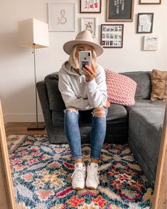 HOME DECOR // bohemian style // casual style / IG: @bresheppard Bre Sheppard, Fall Dressy, Ugly Outfits, Home Decor Bohemian, Class Outfit, Party Pants, Wearing A Hat, Neutral Fashion