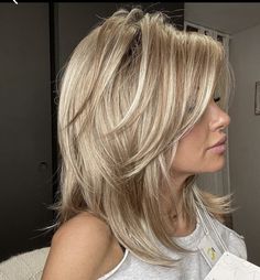 Blonde Layered Hair, Haircuts For Medium Length Hair, Layered Haircuts For Medium Hair, Hair Affair, Haircuts For Medium Hair, Hair Color And Cut, Haircuts For Long Hair, Medium Hair Cuts, Shoulder Length Hair