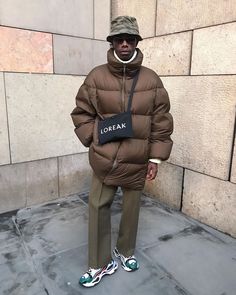 Puffer Coat Outfit, Puffer Outfit, Street Style 2023, Puffer Jacket Style, Black Men Street Fashion, Coat Outfit, Style 2023, Jacket Outfit, Streetwear Men Outfits