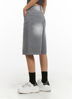 Product Detail Style : Street, Acubi Occasion : Festival, Back to school Print : Washed Material : Cotton, Denim Length : Short Fit : Wide fit Cotton100 Color : Gray Made in Korea Model Size Model is wearing size M and the color Gray. Height : 5'6" | 167cm / Top : S / Bottom : S (26 inch) .prddescription table, .prddescription td, .prddescription th { border : 1px solid black; border-collapse : collapse; padding: 10px; } Size(Inch) Size Waist Hip Thigh Rise Hem Total Length S 26.4" 40.6" 26.0" 1 Baggy Washed Gray Pants, Gray Baggy Jeans, Baggy Gray Denim Cargo Jeans, Gray High-waist Baggy Jeans, Dark Grey Baggy Jeans, Bolero Sweater, Printed Jeans, Boatneck Sweater, Beige Top