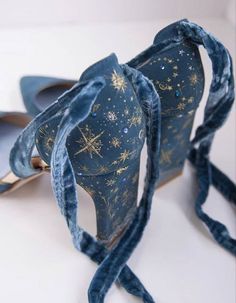 Celestial Heels, Yule Ball Outfits, Dress Up Wardrobe, Celestial Wedding, Fashion Top Outfits, Bridal Heels, Wedding Heels, Kinds Of Clothes, Pretty Shoes