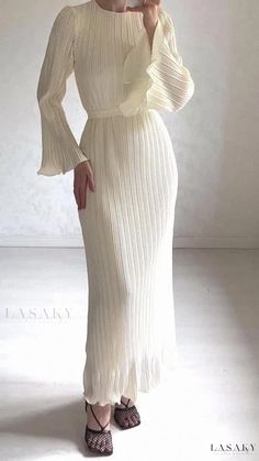 Lasaky - Accordion Pleated Maxi Dress with Flared Sleeves Grunge Style Outfits, Flare Sleeve Dress, Flare Long Sleeve, Autumn Dress, Pleated Maxi Dress, Women Maxi, Mermaid Fashion, Mid Length Dresses, Bell Sleeve Dress