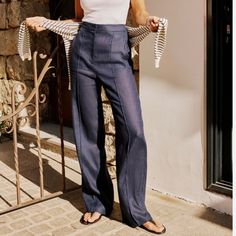 High Waist Pants With Front Pockets And Back False Welt Pockets. Straight Leg. Front Zip, Metal Hook, And Interior Button Closure. Length 42.” Inseam 31.” Waist Measurement Lying Flat 14.5.” Navy Linen Pants Outfit, Linen Trousers Outfit, Style Linen Pants, Navy Linen Pants, Blue Linen Pants, Linen Pants Outfit, Zara Trousers, Navy Blue Linen, Satin Trousers