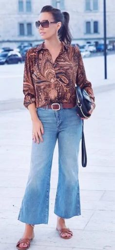 Wide Leg Crop Jeans Outfit Fall, Wide Leg Jeans Outfit Street Style, Tops To Wear With Wide Leg Pants, Wide Leg Jeans Street Style, Wide Leg Cropped Jeans Outfit, Wide Leg Jeans Outfit Casual, Wide Leg Jeans Outfits, Cropped Jeans Outfit, Wide Leg Outfit