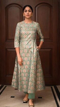 Silk Kurti Designs, Mrunal Thakur, Long Gown Design, Churidar Designs, Simple Kurta Designs, Designer Kurti Patterns, Simple Kurti Designs, Long Kurti Designs, Kurta Neck Design