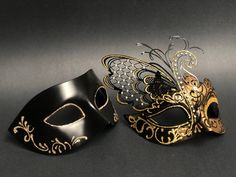 This black gold theme couple's Masquerade Mask pairing with ribbons or handheld sticks (additional price to add sticks) complements any formal attire you choose for your masquerade Ball event. Also in other colors, designs and customization. Women's mask in two styles to choose from! I N C L U D E D Available for purchase individually or as a couple's set. Masks come with ribbons. We can attach sticks for an additional fee, pls use link below. https://www.etsy.com/listing/499048106/add-a-handhel Masquerade Mask Couples, Black And Gold Masquerade Mask, Couples Prom, Couples Masquerade Masks, Gold Masquerade Mask, Black Masquerade Mask, Metal Mask, Prom Inspo, Party Masks