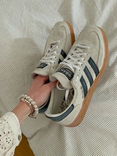 adidas, adidas spezial, adidas spezial aluminium core black, shoe trend Shoe Inspo 2024, Styling Gazelles, Aesthetic Adidas, Adidas Shoe Outfits, Addidas Shoes Outfit Ideas 2023, Aesthetic Adidas Shoes, Spezial Adidas Shoes, Shoes In Style, Adidas Socks Outfit