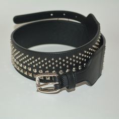 Authentic Gucci Leather Studded Waist Belt Size: 30 / 75 Color: Black New With Tag. Made In Italy Comes In Gucci Dust Bag Black Leather Palladium Hardware Stud Closure Measures 2" Wide Waist Belt Three Rows Of Silver Studs Gucci Belt Women, Gucci Belt Sizes, Gucci Leather Belt, Wide Waist Belt, Gg Belt, Wide Leather Belt, Wide Waist, Reversible Belt, Gucci Leather