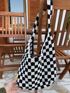 Welcome to my shop! 🤩 🖤🤍 Black and white checkered crochet bag with shoulder straps and magnetic clips. 💯 Handknit and personalized. 🛍️Customization can be made for the colors you want. Please message me for personalized order. ✂️Material and size; Hand-crocheted in macrame yarn %100 cotton Height 27 x 10in / Width 35cm x 13in / Depth 7cm x 2in Thank you for visiting my shop! Black And White Crochet Bag, Crochet Checkered Bag, Checkered Crochet, Checkered Bag, Shoulder Bag Crochet, Crochet Grid, Black And White Bags, Tote Bag Crochet, Macrame Yarn