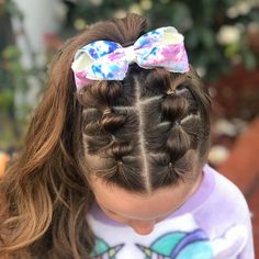 One Bow Hairstyles Toddler, Girls Hair Ideas For School, Toddler Beach Hairstyles, Toddler Hairstyles Girl With Bow, Hair Styles For Kindergarteners, First Grade Hairstyles Girl, Easy Hairstyles For Girls Kids Simple, Prek Hairstyles, Hairstyles With Bows For Kids