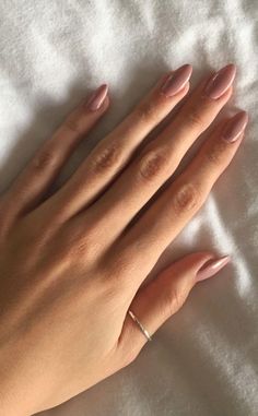 Bridesmaids Nails, Unghie Sfumate, Beige Nails, Casual Nails, Cute Gel Nails, Nails 2024, Neutral Nails, Minimalist Nails