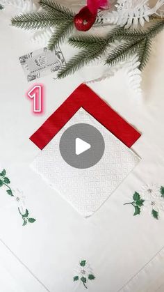 Amor Que Põe A Mesa on Instagram: "A magia do Natal também está nos detalhes! Que tal essas dobraduras de guardanapos para encantar sua mesa? 🌟 É prática e transforma sua decoração. Experimente! ✨

By @raushan_willms" Christmas Napkin Folding, Napkin Ideas, Napkin Art, Diy Natal, Christmas Paper Napkins, Christmas Napkin, Easy Parties, Christmas Napkins, Napkin Folding