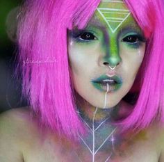 Diy Alien Makeup, Alien Costume Ideas Women, Womens Alien Costume, Alien Inspired Outfit, Space Makeup Alien, Alien Outfit Ideas, Alien Rave Outfit, Bass Outfits, Space Rave