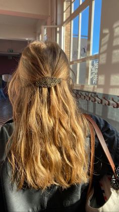 Half Up Half Down Hair With Clip, Claw Clip Long Hair, Hair Styles For Long Hair, Styles For Long Hair, Hair 2024, Hair Stylies, Dream Hair