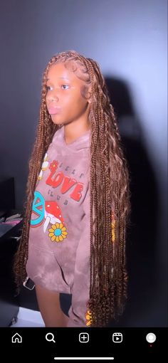 Braided Hairstyles With Brown Hair, Braid Hairstyles For Black Women With Color, Braided Color Hairstyles For Black Women, Dyed Hair With Knotless Braids, Cute Color Braids For Black Women, Brown Hair Styles Braids, Medium Colored Knotless Braids, Brown Braids With Peekaboo, Different Braid Colors For Black Women