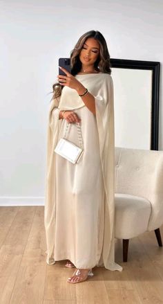 Gaun Fashion, Dress Sleeve Length, Fashion Muslim, Elegante Casual, Elegant Dresses For Women, Women Formals, Maxi Dress Evening, Chiffon Maxi