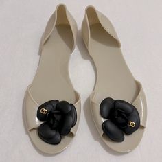 Bought It In Los Angeles. Never Wore These. New Without Box. Size 38 Fits 7 & 7.5 Elegant Beige Beach Flats, Chic Beige Open Toe Flats, Chic Jelly Sandals For Vacation, Chic Open Toe Jelly Sandals For Vacation, Chic Open Toe Jelly Sandals For Beach, Chic Beige Flats For The Beach, Chic Beige Beach Flats, Beige Closed Toe Jelly Sandals For The Beach, Beige Jelly Sandals For Beach