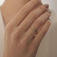 Material: Gold Carat: 14K (585) Solid Gold Chain 14k Solid Gold Ring, Minimalist Geometric Chain Ring, Cube Chain Ring, Chain Link Ring, Dainty Ring, Minimalist Ring, Everyday Ring  Ring Details Karat: 14 K (585) Approximate weight : 1,65 gram 14K Solid Gold Plated is not gold it is real solid gold Gold Color Options; Yellow Gold, White gold, Rose Gold, - All products are made to order in Turkey. - This product is sleek and stylish. It is produced carefully to make you and your loved ones happy. Gold Chain Link Ring, Gold Chain Ring Design, Modern Yellow Gold Rings With Adjustable Chain, Modern 14k Gold Link Chain Ring, Modern Yellow Gold Chain Ring For Promise, Modern 14k Gold Chain Ring, Modern 14k Gold Tarnish-resistant Chain Ring, 14k Gold Open Band Chain Promise Ring, 14k White Gold Open Chain Ring