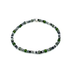 Men's thin bracelet with green and gray seed beads on elastic stretch cord. Man Bracelet Beads, Flat Beaded Bracelets, Men Beaded Bracelet Ideas, Bead Bracelet For Men, Bracelets Green, Seed Beads Bracelet, Ombre Green, Boys Bracelets, Gray Ombre