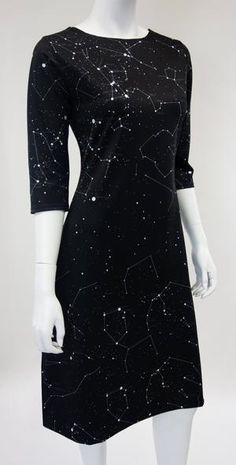 Star Dress Aesthetic Prom, Astrology Aesthetic Clothes, Fitted Evening Dress With Star Print, Fitted Star Print Dresses For Evening, Fitted Star Print Dress For Evening, Black Fitted Star Print Dress, Fitted Black Dress With Star Print, Fitted Black Star Print Dress, Astronomer Outfit