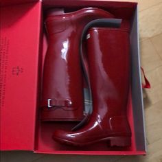 Hunter Rain Boots Red Size 9 Tall High Gloss Worn Once Hunter Rain Boots, Hunter Shoes, Women Hunters, Hunter Boots, Winter Rain, Rubber Rain Boots, High Gloss, Rain Boots, Women Shoes