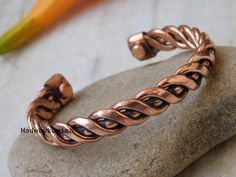 100% Copper Tensor ring Bracelet, Heavy Solid Copper Arthritis Pain Therapy Cuff Bangle, Pure Copper Handmade Bangle Bracelet, Birthday gift Metal - Pure Copper Size bracelet : 7  Inch Thickness 5 mm The History of Copper Jewelry Copper is helpful for balance, communication, and synchronicity. Copper is a great conductor of energy and is useful for all types of spiritual purposes. Many use Copper to balance the Chakras and Meridians. Powerful wands can be fashioned using crystals and Copper tubi Mens Copper Bracelet, Handmade Copper Bracelet, Handmade Bangle Bracelets, Autumn Palette, Norse Jewelry, Copper Wire Jewelry, Copper Art, Guy Stuff, Handmade Bangles