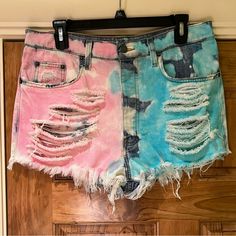 New Without Tags!! Never Worn! Make An Offer! Pleated Jacket, Denim Crafts, Boyfriend Shorts, Bow Detail Dress, Distressed Jean Shorts, Jeans For Short Women, Cut Off Jeans, Boho Festival, Fitted Skirt