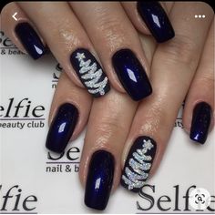 Latest Nail Trends 2020, Xmas Nail Art Designs, Sns Christmas Nails, Navy Christmas Nails, Navy Blue Christmas Nails, December Holiday Nails, Dark Blue Christmas Nails, Christmas Blue Nails