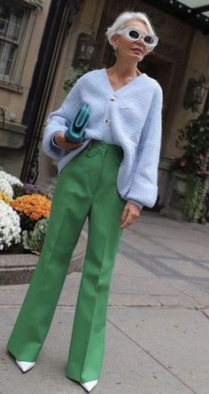 Look Adidas, Color Blocking Outfits, Skandinavian Fashion, Event Outfit, Green Pants, Work Outfits Women, Outfits Women