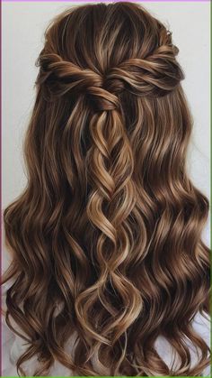 Curly Hair For Wedding Bridesmaid, Long Hair Styles For Hoco, Shoulder Length Hairstyles For Homecoming, Cute And Easy Homecoming Hairstyles, Mid Length Hoco Hairstyles, Hairstyle For School Dance, Prom Hair For Short Curly Hair, Hoco Hair Curly Natural, Cute Homecoming Hairstyles Short Hair