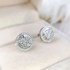 2023 New Trendy Halo Real silver color korean Earring For Women Lady Anniversary Gift Jewelry Wedding Studs, Beautiful Stud Earrings, Vintage Rhinestone Jewelry, Engagement Earrings, Romantic Gifts For Her, Halo Earrings, Halo Earrings Studs, Jewelry Wedding Rings, Silver Jewels