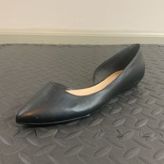 Like New Never Worn Excellent Condition Nine West Women’s Sandals Size 9 M Casual Black Pointed Toe Flats With Low Heel, Casual Black Almond Toe Flats, Casual Black Low Heel Heels, Casual Black Flats For Office, Casual Black Office Flats, Black Pointed Toe Flats With Rubber Sole For Work, Black Pointed Toe Flats With Low Heel, Black Low Heel Casual Flats, Black Low Heel Flats