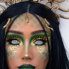 Madussa Halloween Makeup, Scary Medusa Costume, Halloween Medusa Makeup, Halloween Costumes Women Medusa, Medusa And Stone Costume, Medusa Halloween Costumes, Medusa Fancy Dress, Medusa Makeup Halloween, Medusa Makeup Ideas