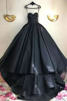 Sweetheart Long Ruched Train Evening Dress – BL Dress Black Prom Dress Ball Gown, Black Long Prom Dresses, Ball Gown Black, Prom Dress With Train, Sweep Train Prom Dress, Black Ball Gown, Gown Black, Sweetheart Prom Dress, Long Prom Dresses