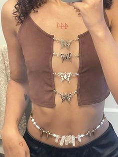 Waist Beads Photoshoot, Waist Beads With Crystals, Waist Beads Outfit, Shell Waist Beads, Crystal Waist Beads, Seashell Waist Beads, 2000s Belly Chain, Waist Beads, Seashell Belly Chain