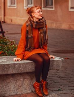 Autumncore Outfit, Fall Witchy Outfits, Smart Dressing, Warm Tights, Best Winter Outfits, Chunky Sweaters, Midi Skirts, Outfit Inspo Fall, Autumn Outfit