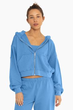 Fall Half-zip Track Jacket With Drawstring Hood, Casual Half-zip Activewear With Drawstring Hood, Sporty Half-zip Sweatshirt With Drawstring Hood, Outdoor Half-zip Hoodie With Drawstring, Set Active, Outdoor Half-zip Windbreaker With Drawstring Hood, Sweat Top, Mid Length, Patch Pocket