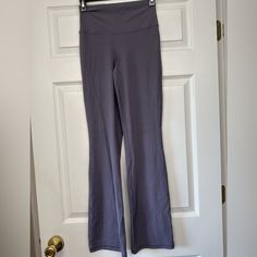 Athleta Transcend Slim Pant In Dusk Violet, Size Medium. Never Worn But Have A Slight Snag On The Front. Good Condition Otherwise. Wide Leg Sportswear For Workout, Wide Leg Workout Activewear, Fitted Wide Leg Activewear For Sports, Wide Leg Fitted Activewear For Sports, Casual Wide Leg Activewear For Pilates, Full Length Sportswear Yoga Pants For Loungewear, Full Length Relaxed Fit Activewear For Sports, Full-length Yoga Pants For Loungewear, Full Length Yoga Pants For Loungewear